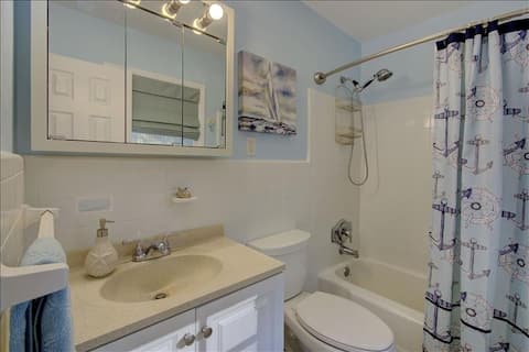 Master bedroom full bathroom.